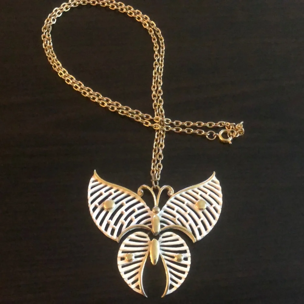Vintage ‘60s Butterfly Pendant Necklace - Picture 1 of 10